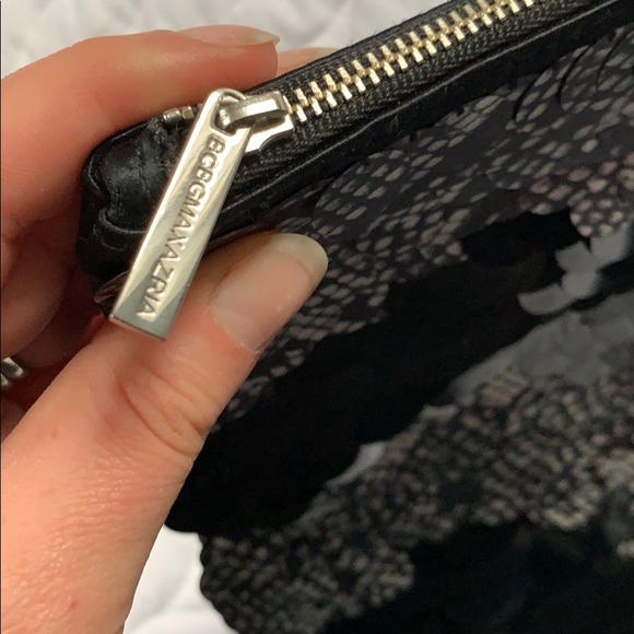 NWT BCBG Maxazria Sequined Large Clutch Bag - Picture 4 of 8
